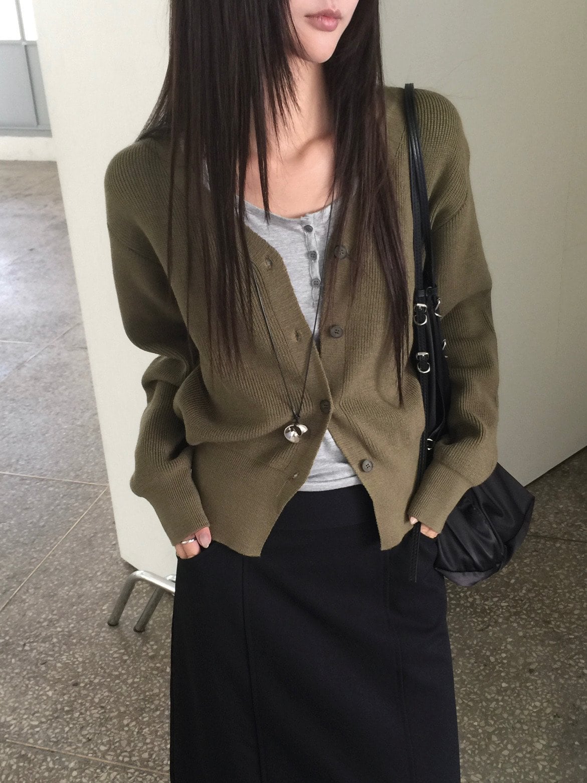 브이넥 크롭 가디건