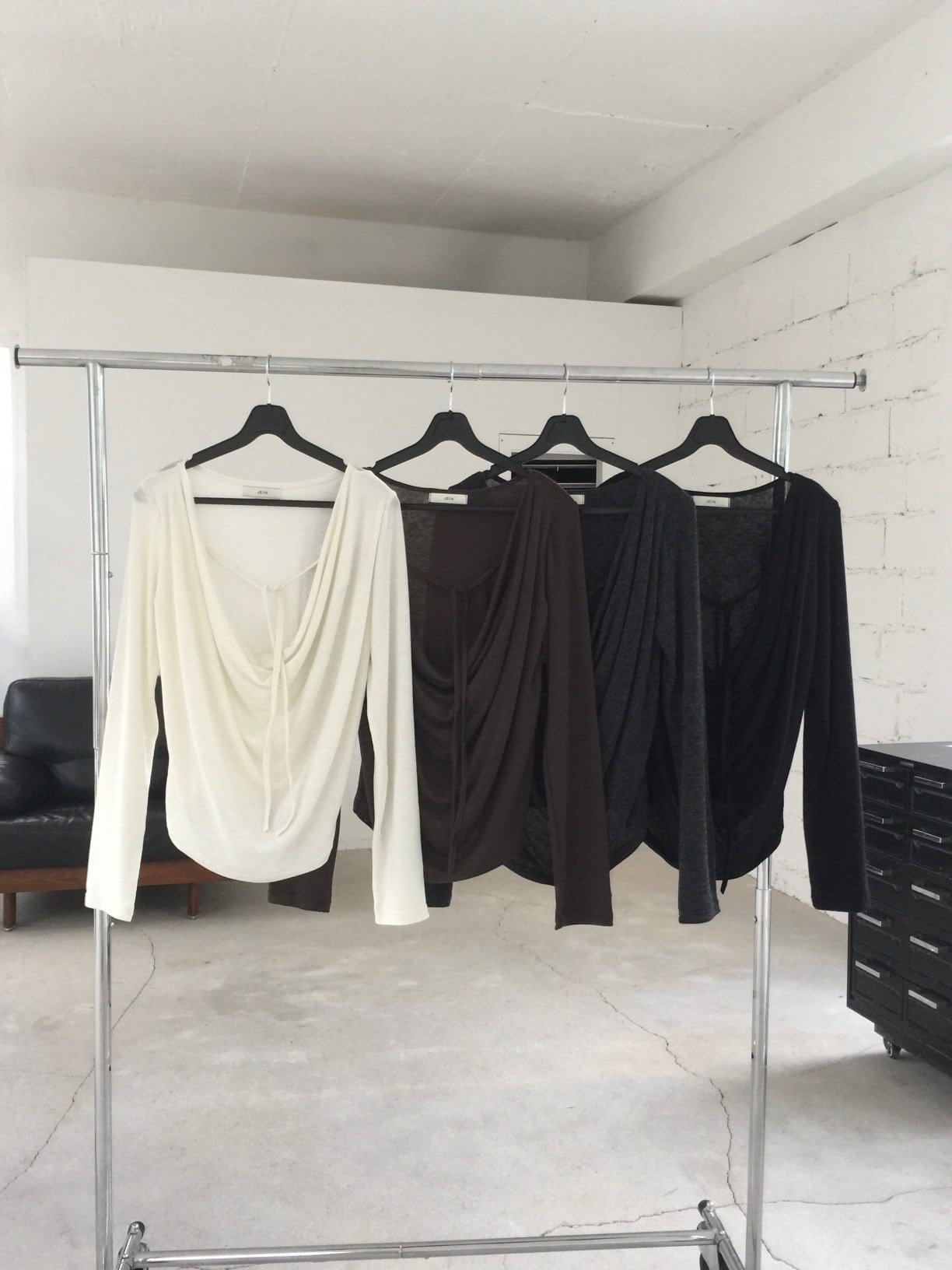 카울넥 루즈핏 티셔츠