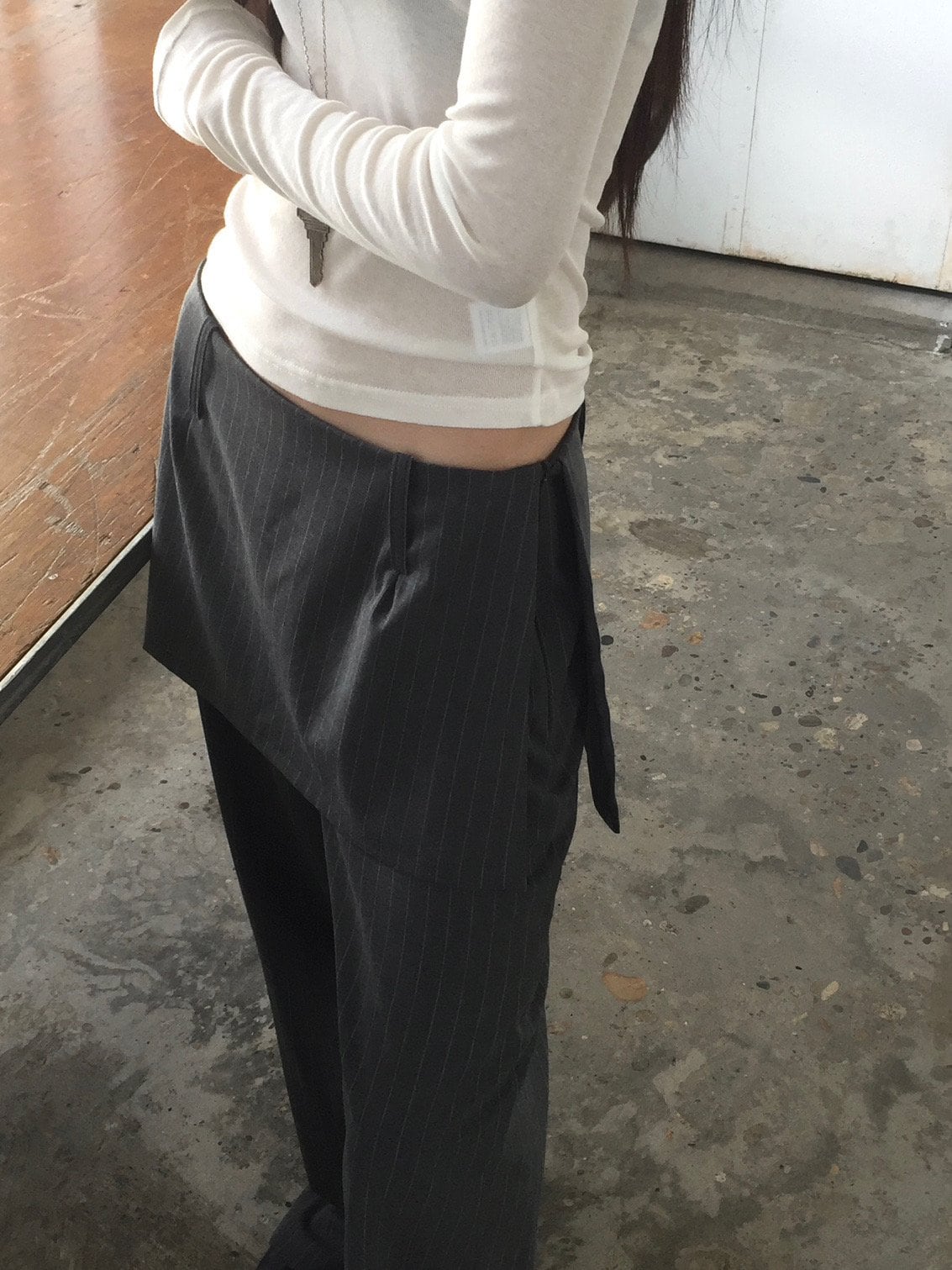 스커트 레이어드 핀스트라이프 와이드 슬랙스