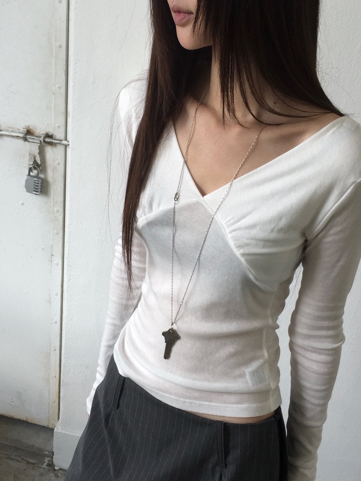 크로스 랩 브이넥 크롭 긴팔티