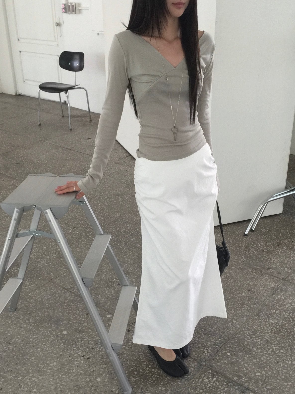 브이넥 랩 크롭 티셔츠