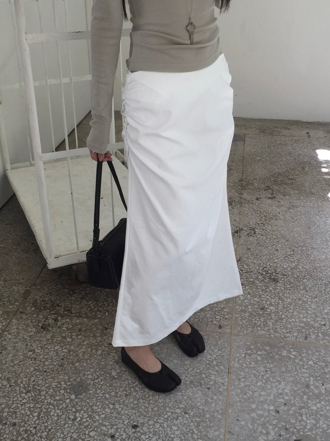 브이넥 랩 크롭 티셔츠