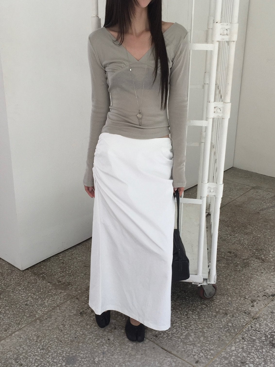 브이넥 랩 크롭 티셔츠