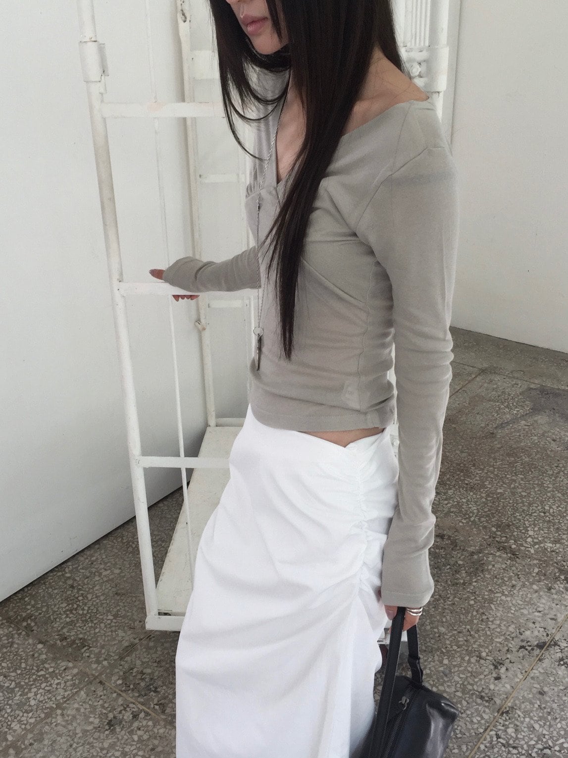 브이넥 랩 크롭 티셔츠