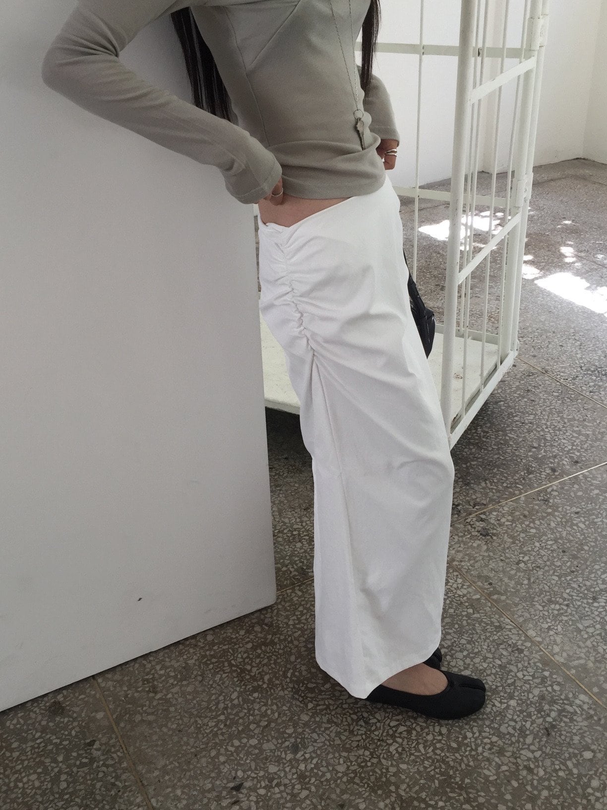 브이넥 랩 크롭 티셔츠