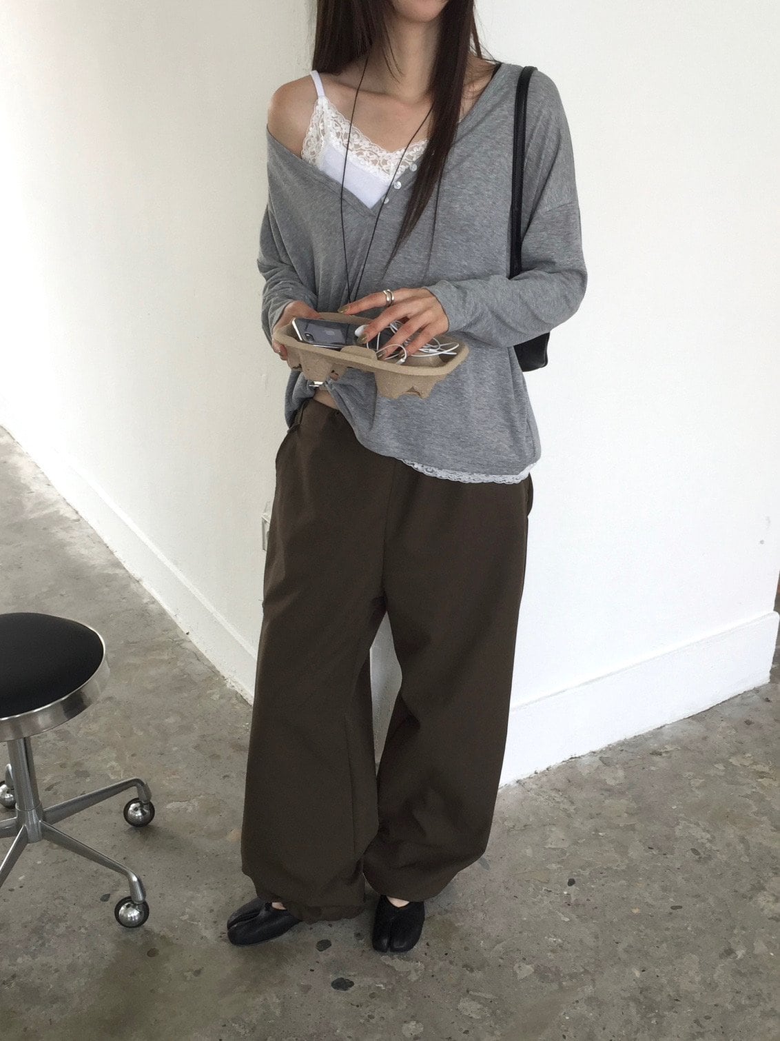 오프숄더 토글벨트 브이넥가디건