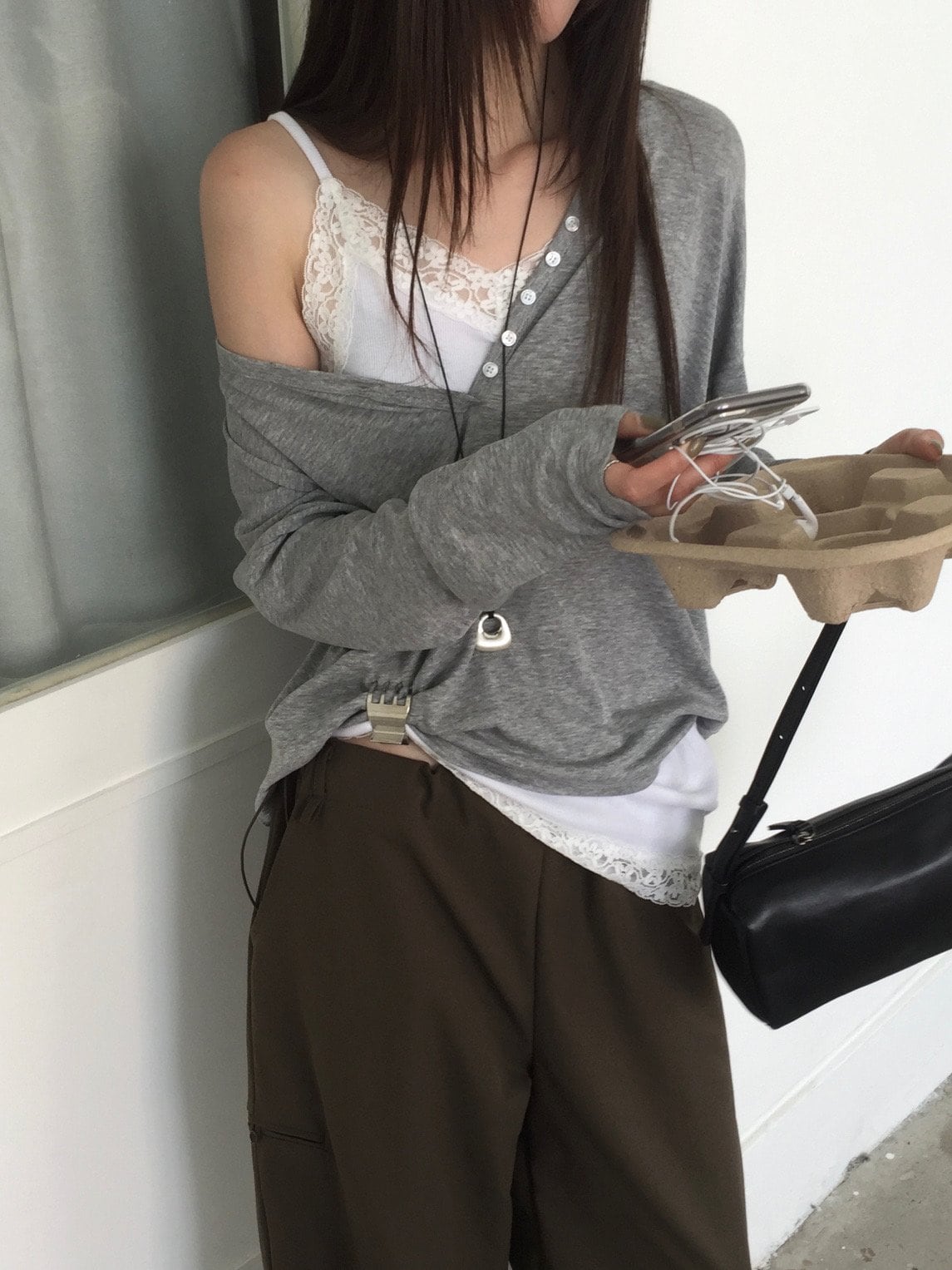 오프숄더 토글벨트 브이넥가디건