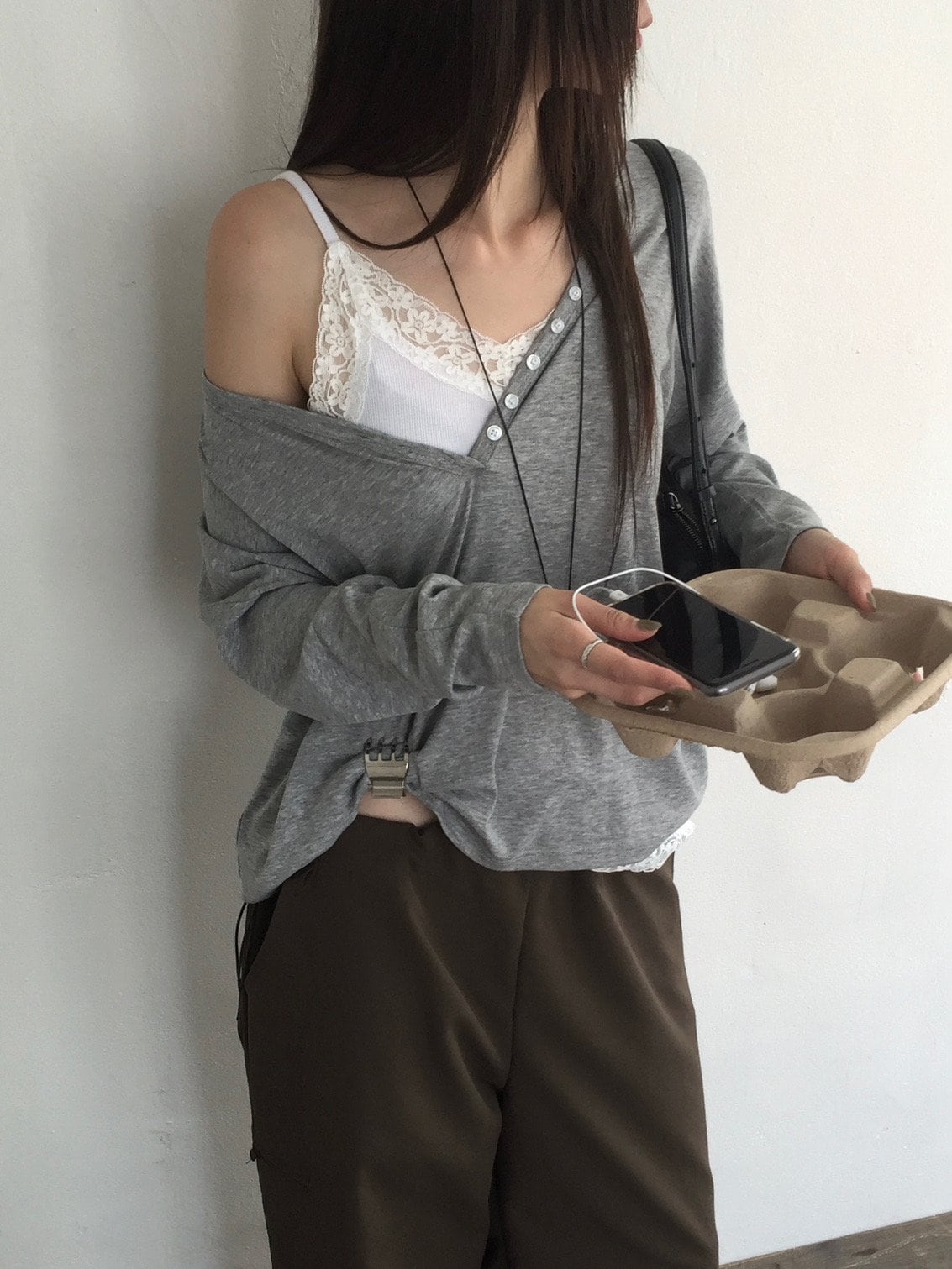 오프숄더 토글벨트 브이넥가디건