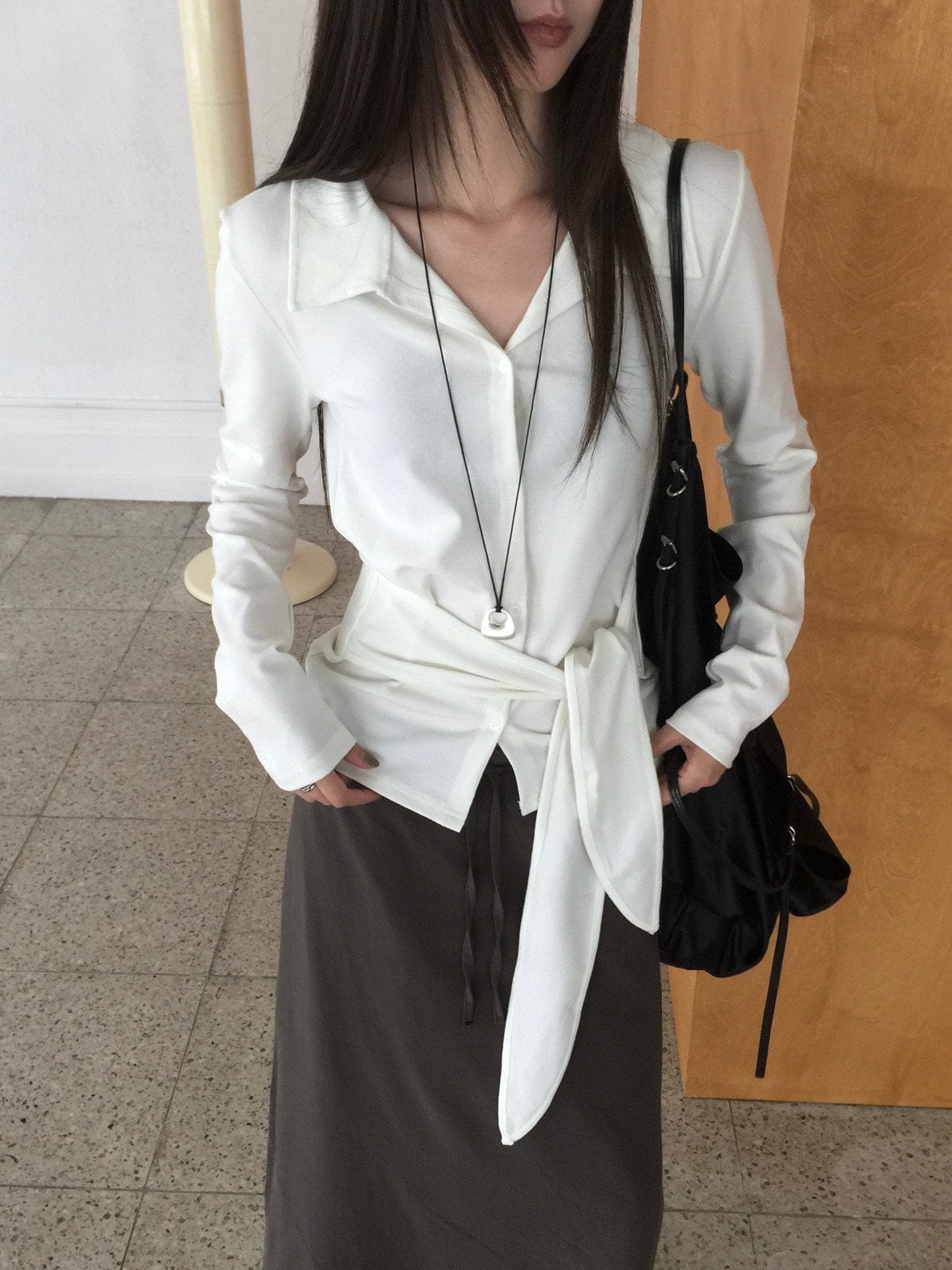 브이넥 카라 리본타이 블라우스