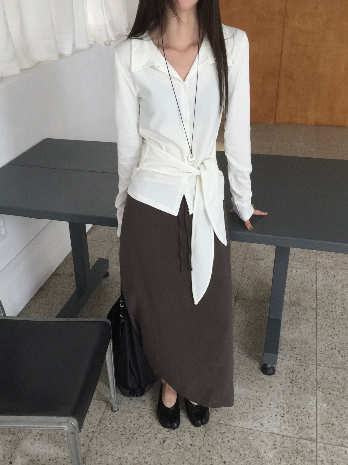 브이넥 카라 리본타이 블라우스