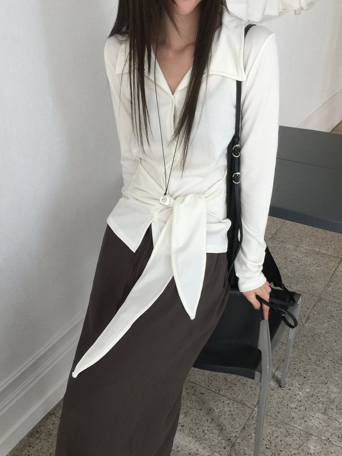 브이넥 카라 리본타이 블라우스