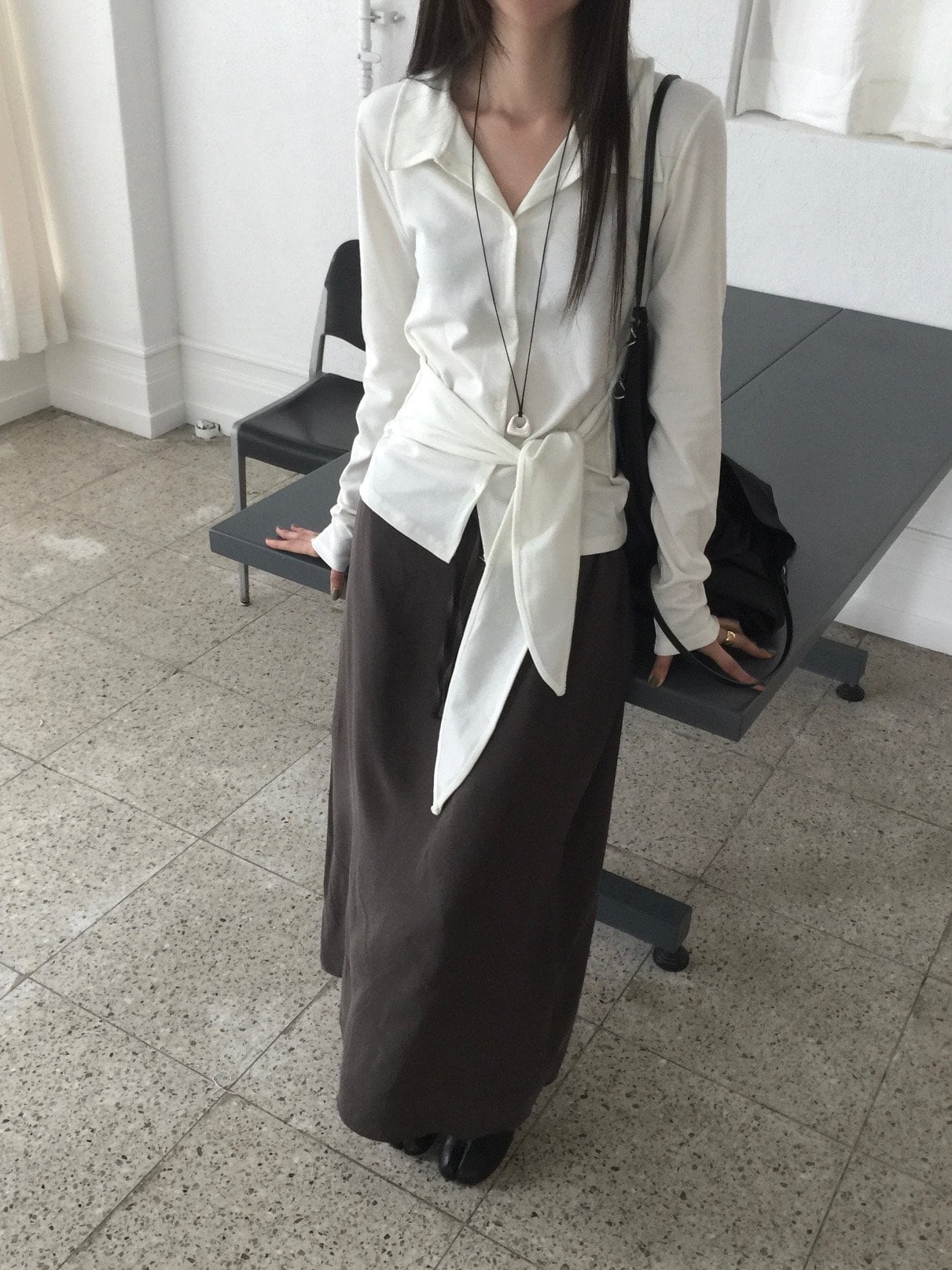브이넥 카라 리본타이 블라우스