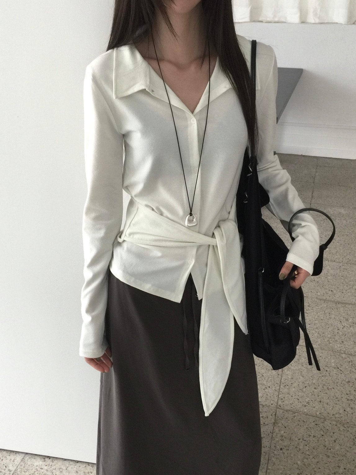 브이넥 카라 리본타이 블라우스
