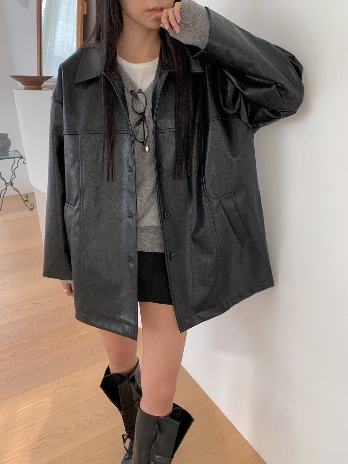 카라넥 버튼 오버핏 레더자켓