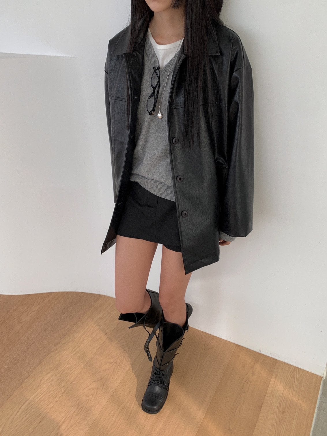 카라넥 버튼 오버핏 레더자켓